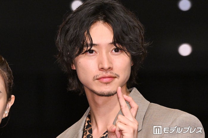 山崎賢人「陰陽師0」役作りで手に鍼「指の間の関節に刺してもらって」