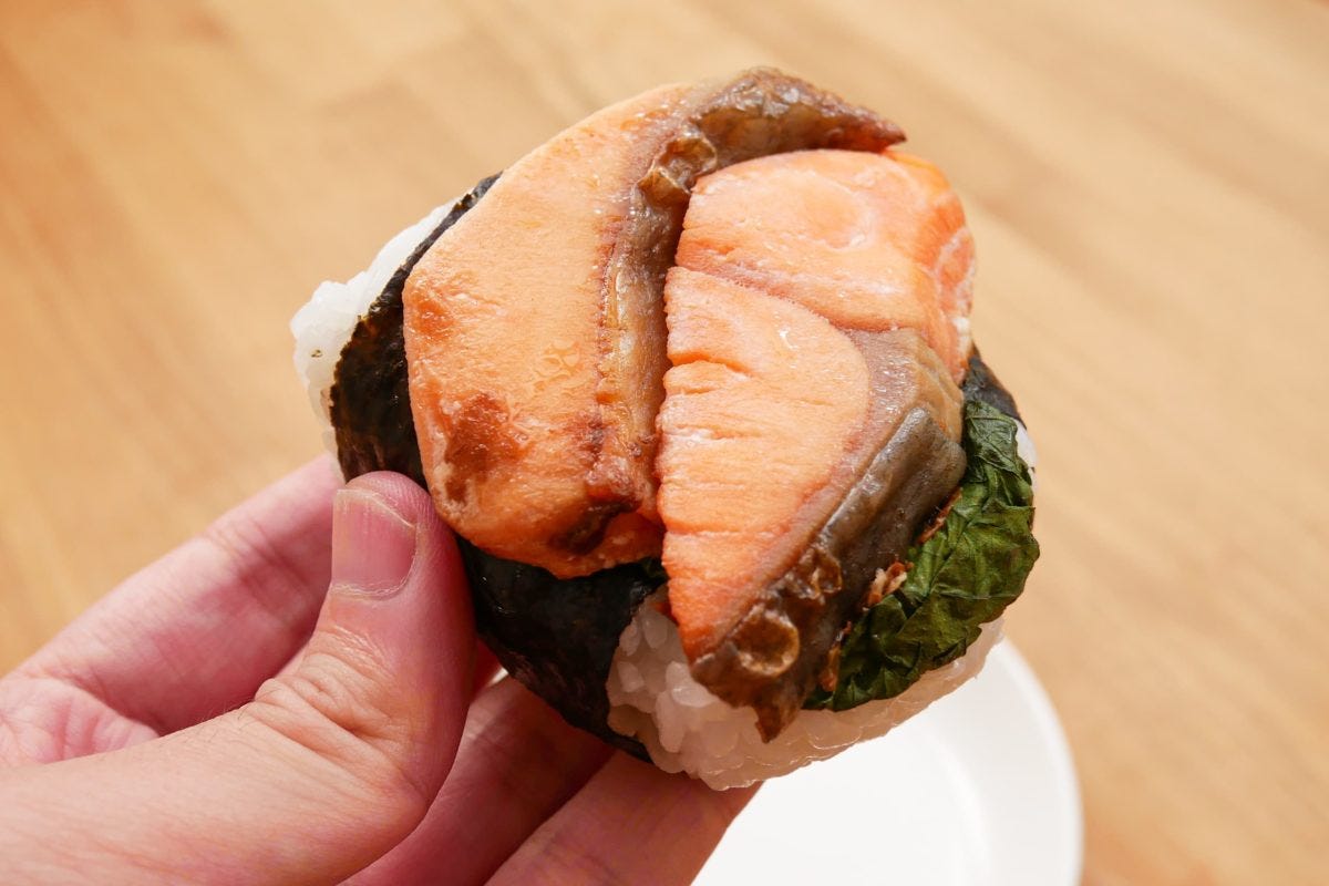 炙りサーモンおむすび