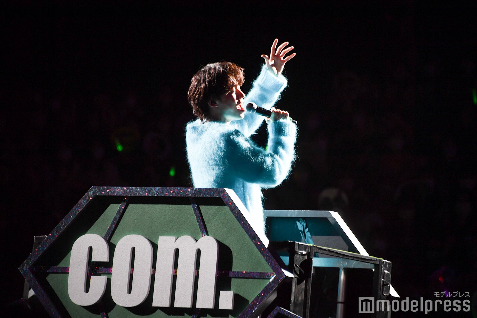 熱唱するゆうた （C）モデルプレス