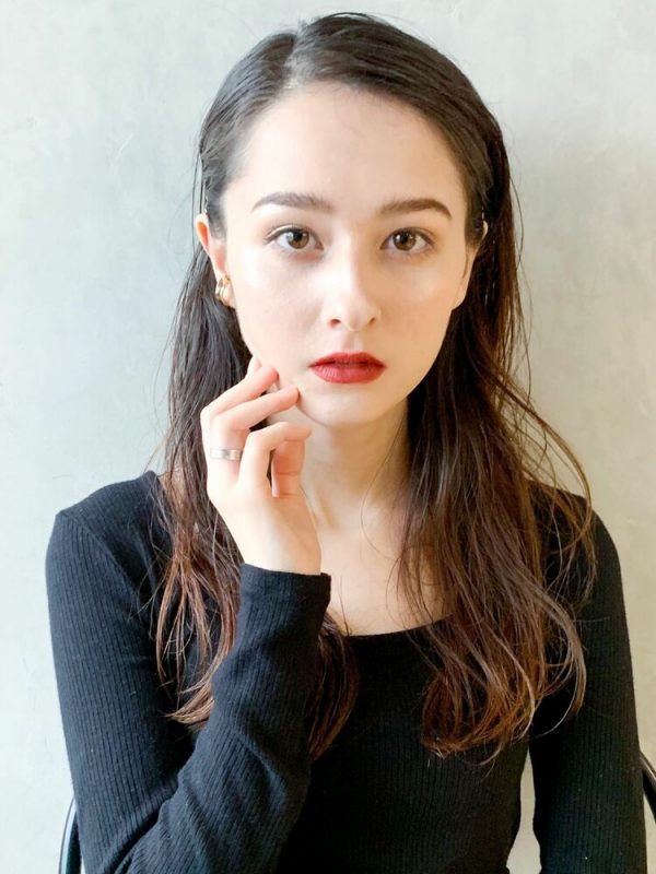 大人気《ウルフカット×ロング》のヘアスタイル特集☆アレンジ方法もご紹介 モデルプレス