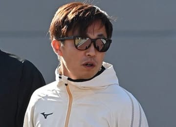 日本ハム加入の島本 初日ブルペン30球 「楽しみにしていた」ユニホーム着用で笑顔