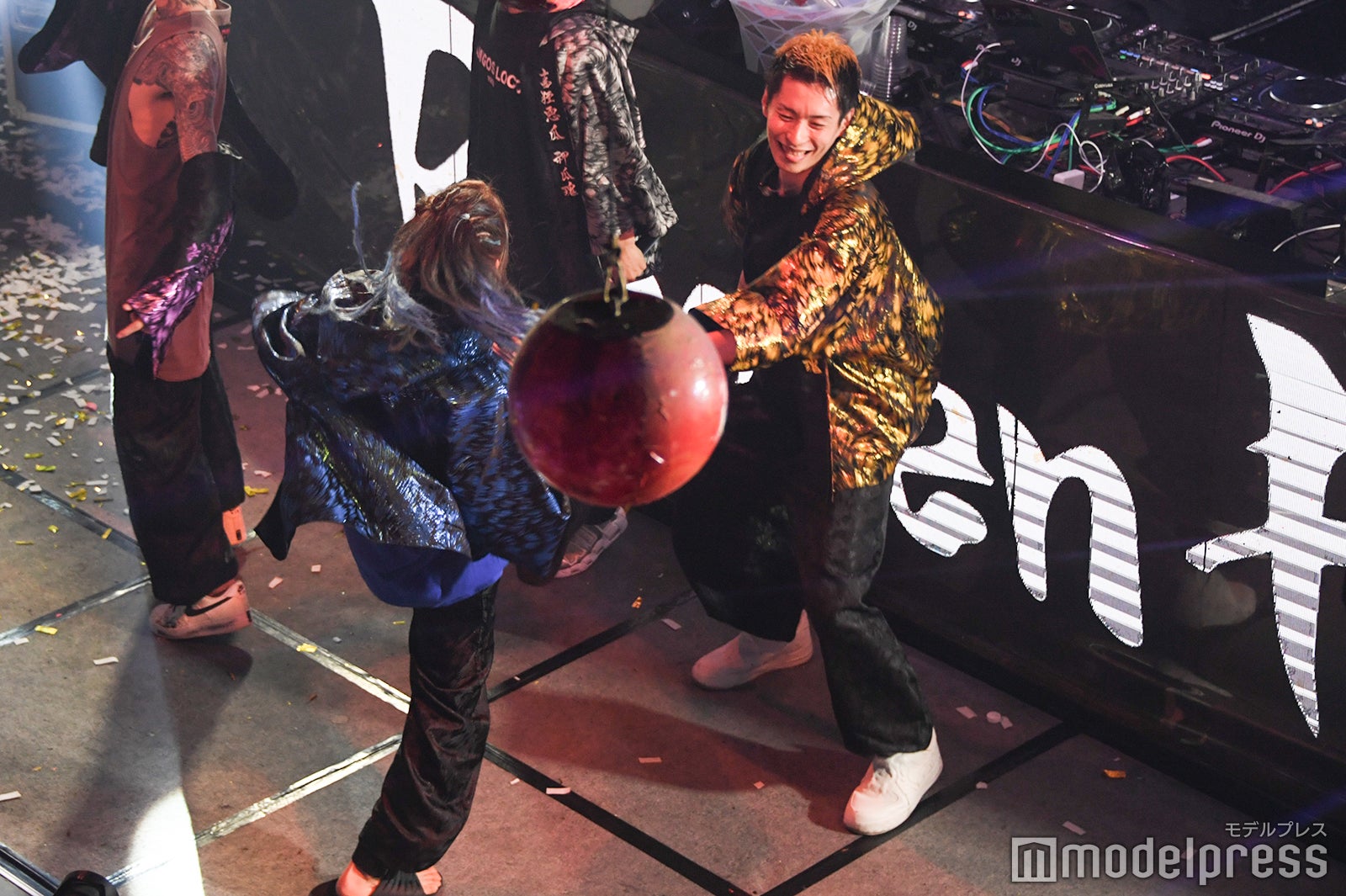 DJ社長、DJ脇 「レペゼン恐怖のカウントダウンライブ ～ガチで生配信～」（C）モデルプレス