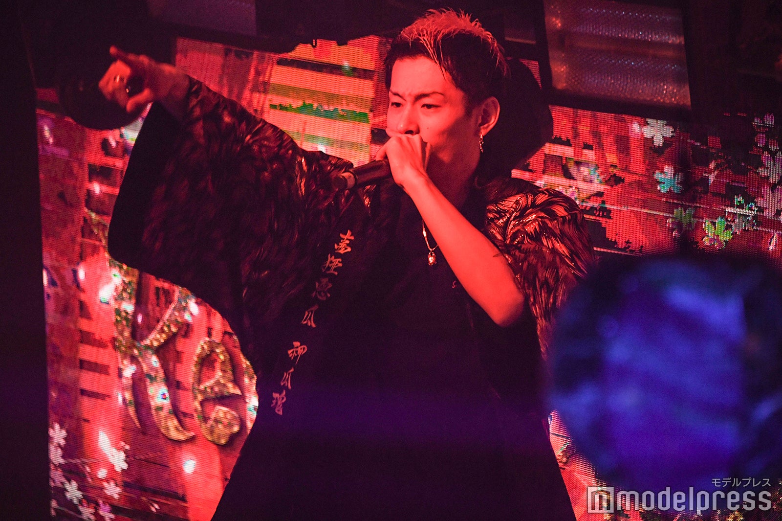 DJ脇 「レペゼン恐怖のカウントダウンライブ ～ガチで生配信～」（C）モデルプレス