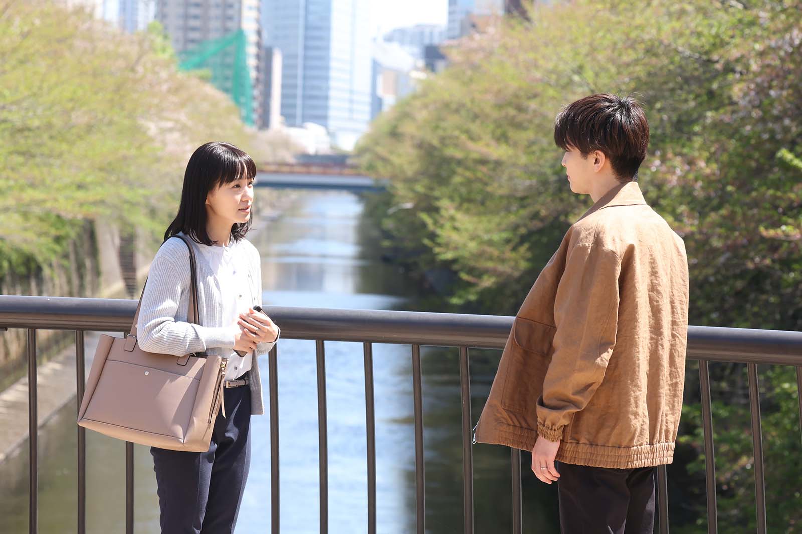 奈緒、岩田剛典「あなたがしてくれなくても」第3話より（C）フジテレビ