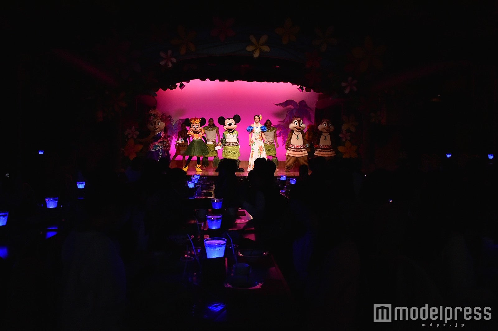 「ミッキーのレインボー・ルアウ」（C）モデルプレス