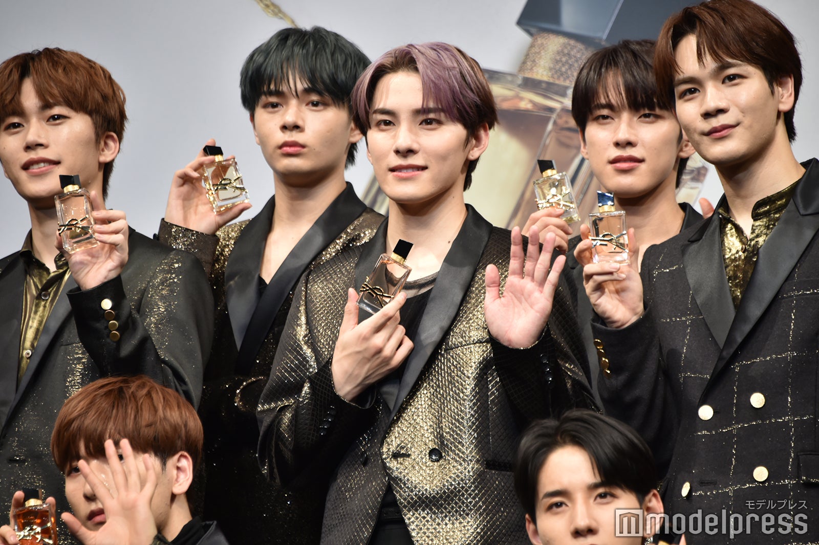 木全翔也、鶴房汐恩、川西拓実、河野純喜、豆原一成（C）モデルプレス