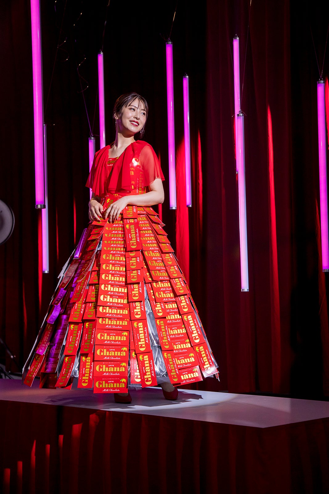 浜辺美波／新WEB動画メイキングより（提供写真）