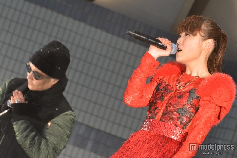 VERBAL、鷲尾伶菜