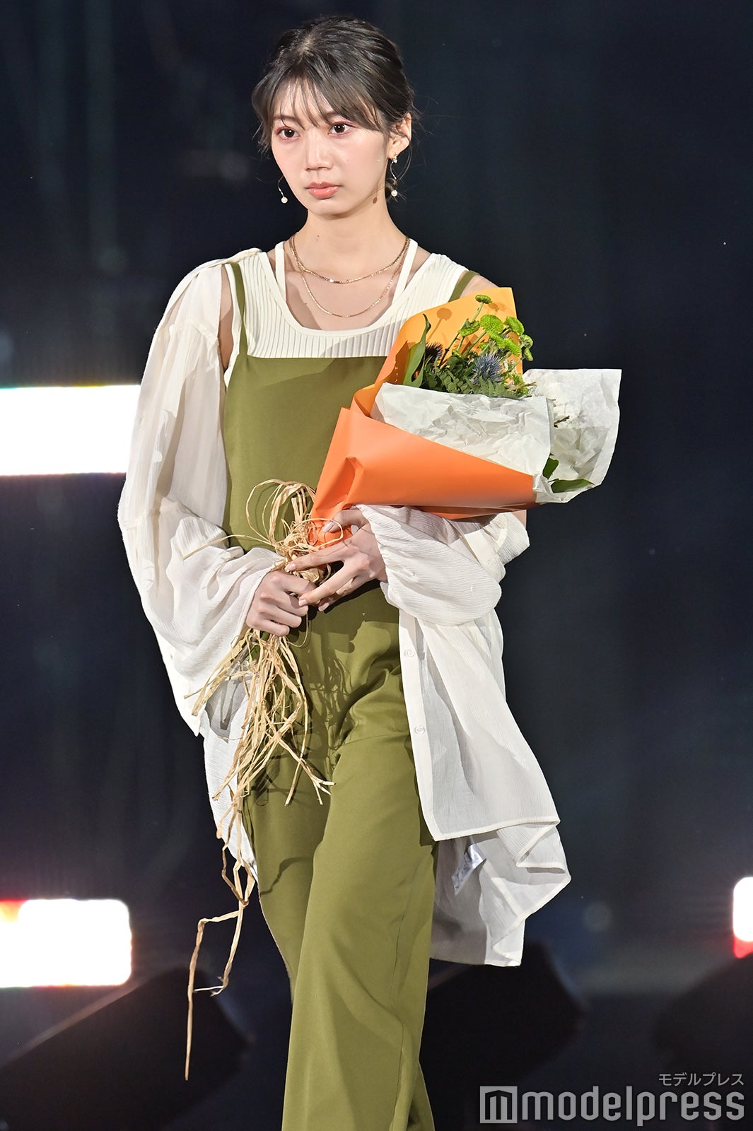 日向坂46 高本彩花 生写真 2022年春 私服コーディネート衣装
