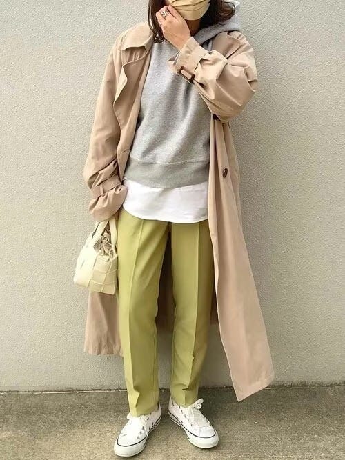 黄色パンツ