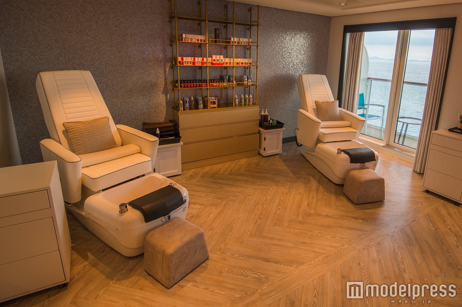 （C）モデルプレス