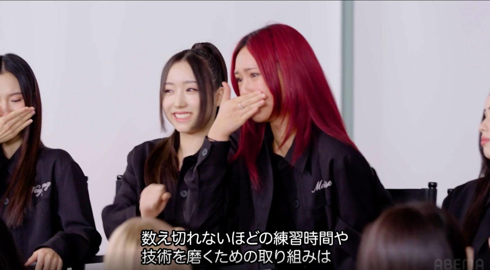 メイ、マーキー「The Debut：Dream Academy」（C）HYBE UMG LLC.