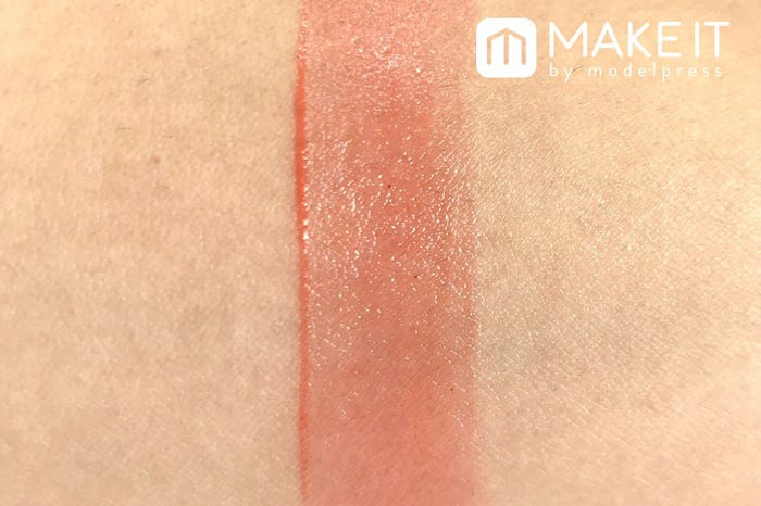 【YSL】「ヴォリュプテティントインバーム」“8 キャッチミーオレンジ”使用 (C)メイクイット