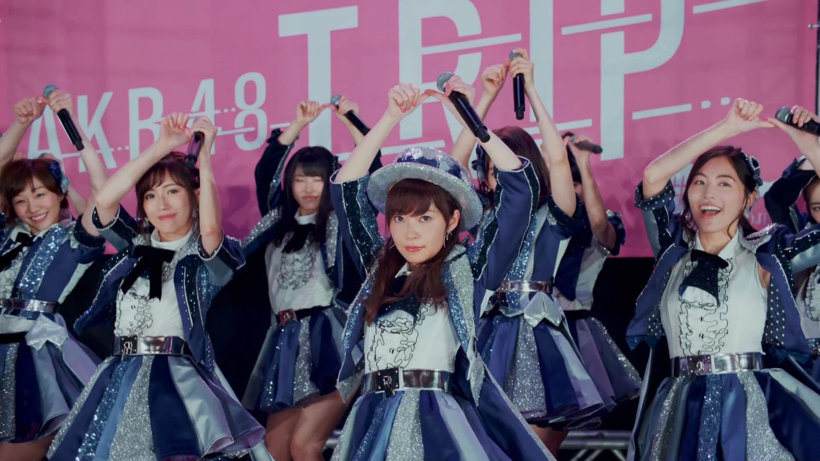 AKB48「LOVE TRIP」MVより