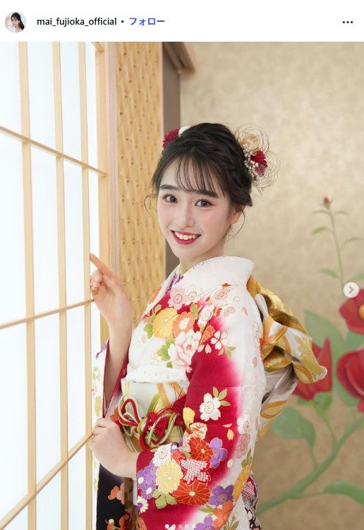 藤岡舞衣、父・藤岡弘、＆兄姉との18歳バースデー家族ショット公開「美形家族」「パパとの距離感素敵」