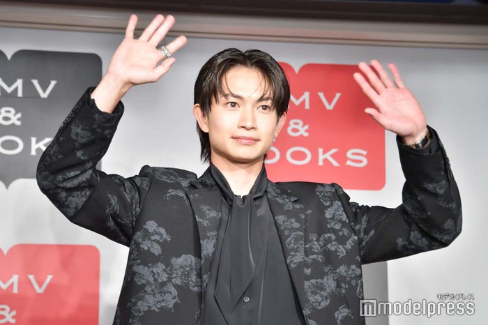 綱啓永(C)モデルプレス