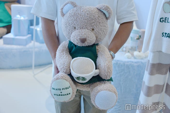 『gelato pique ジェラートベアティッシュケース』¥15,000/成人男性が抱えてこの大きさ(C)モデルプレス