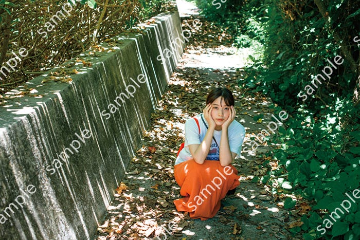 深川麻衣写真集「Free Mind」通常特典ポストカード/撮影:川島小鳥(画像提供:幻冬舎)