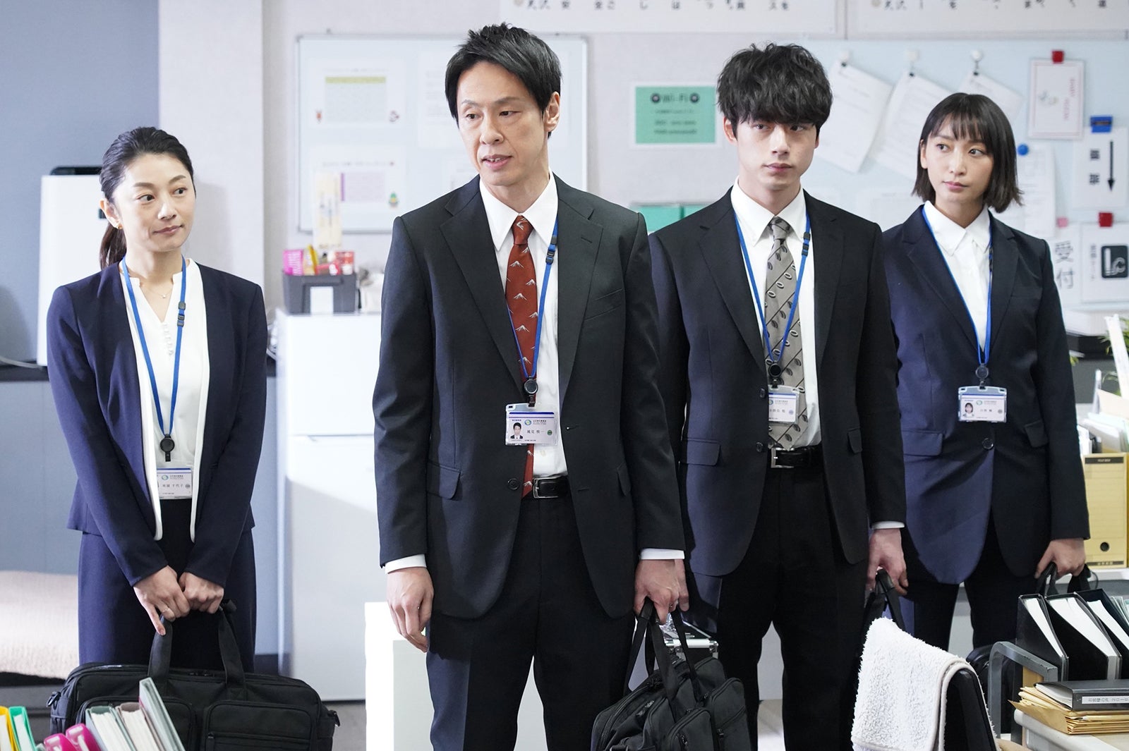 小池栄子、大倉孝二、坂口健太郎、杏／「競争の番人」第2話より（C）フジテレビ