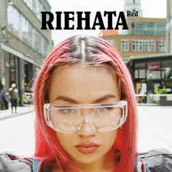 RIEHATAのアートブック「RED」（提供写真）