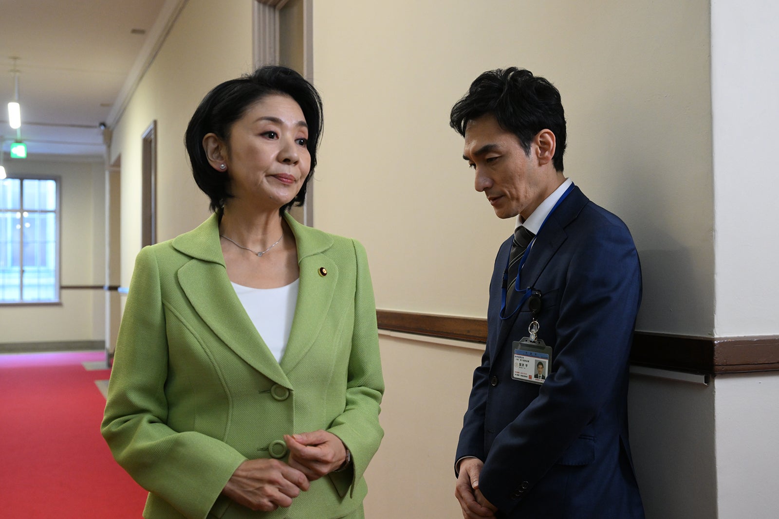 片平なぎさ、草なぎ剛 「罠の戦争」第2話より（C）カンテレ