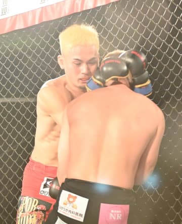 BD会場騒然 朝倉海の1番弟子が衝撃の開始13秒KO負け 沖縄喧嘩自慢の左フックをアゴに被弾 立ち上がれずぼう然・・・屈辱敗戦