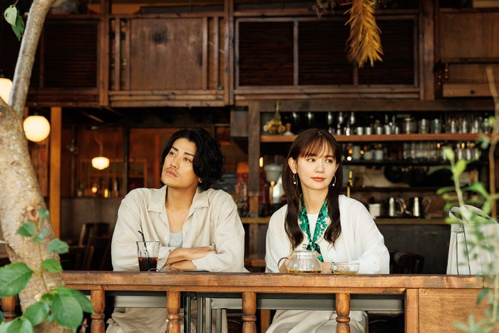 赤西仁、中村ゆり「匿名の恋人たち」(C)Netflix