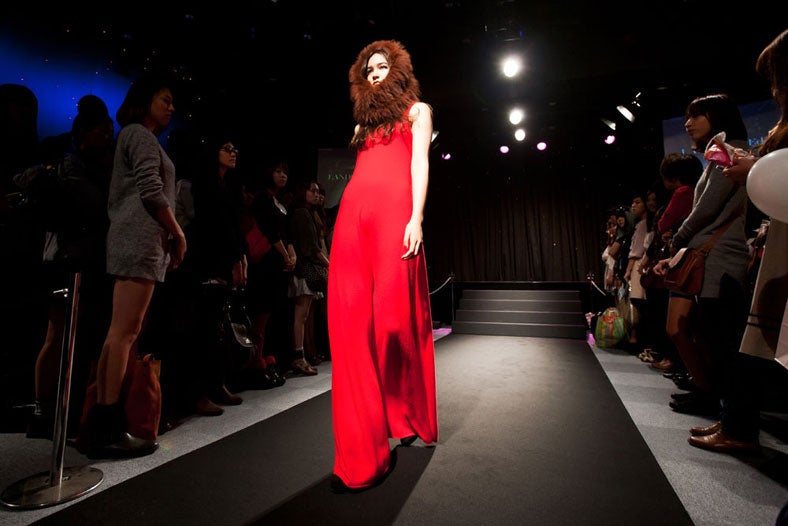 mona（「ラフォーレファッションウィーク'11」より）