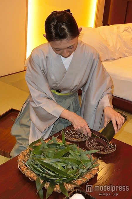 笹に包まれた羊羹でおもてなし