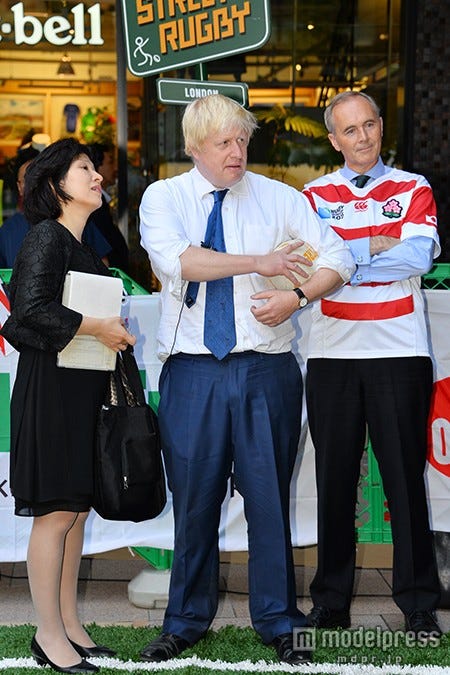 ボリス・ジョンソン(中央)