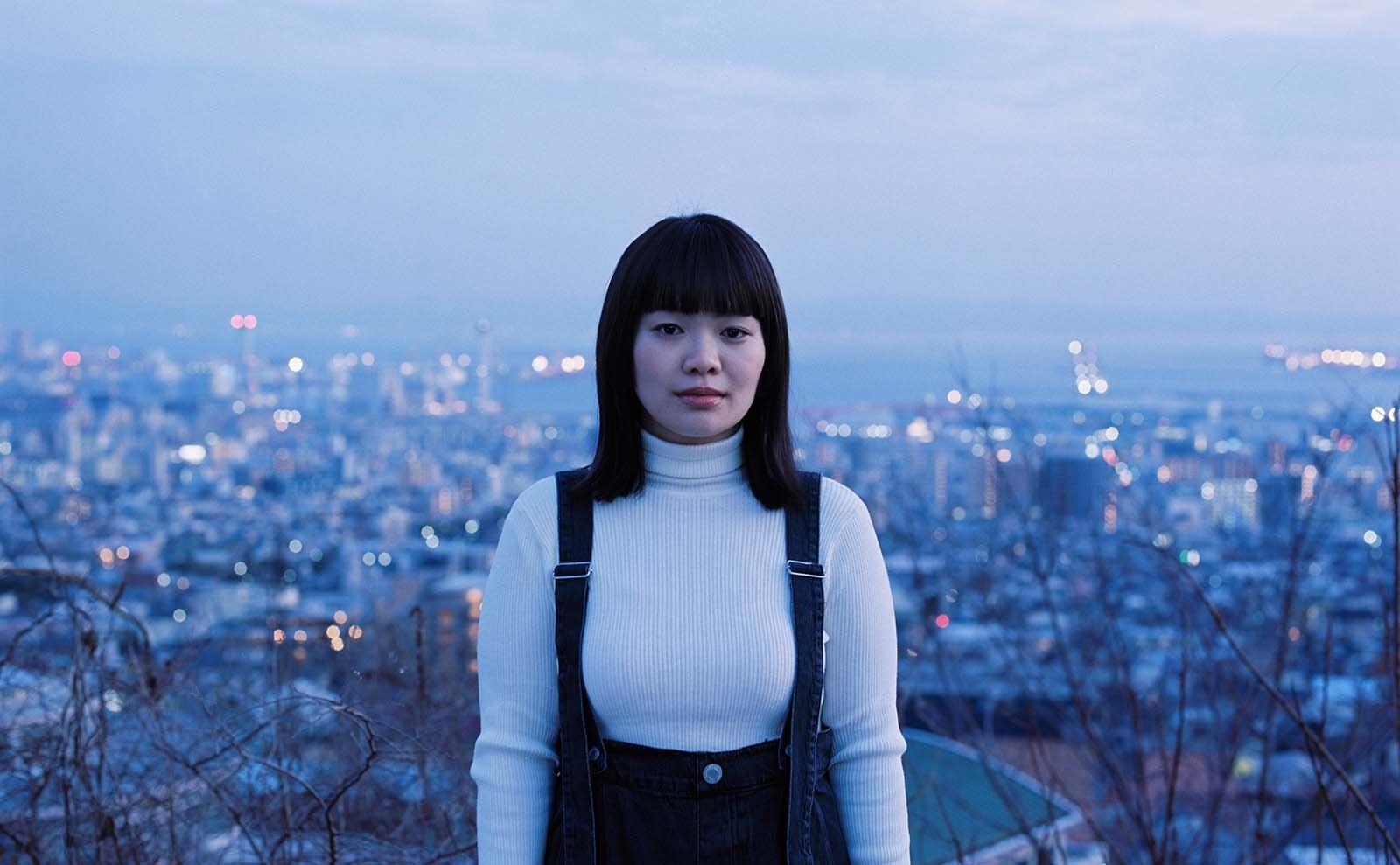 富田望生、映画初主演決定 阪神淡路大震災から30年の節目に公開へ＜港に灯がともる＞