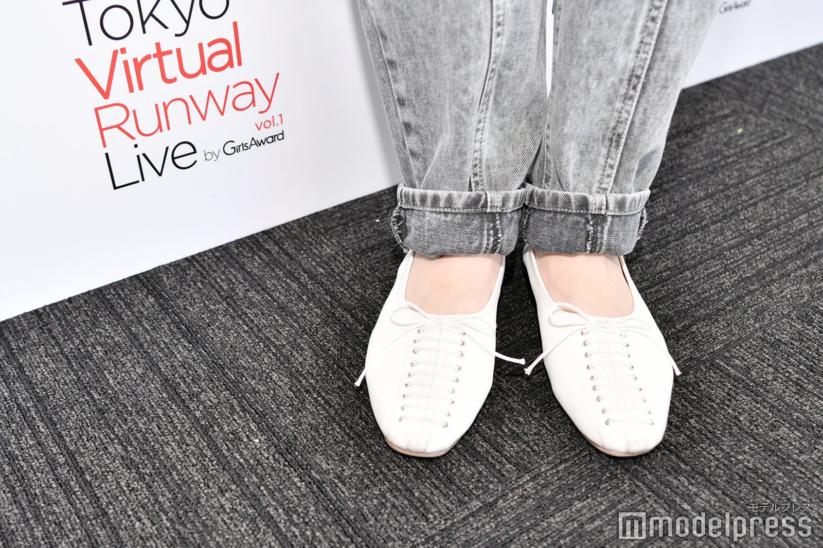レースアップシューズが可愛い（C）モデルプレス