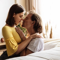 男性が 思わずキスしたくなる瞬間 4つ 我慢できないんだけど モデルプレス