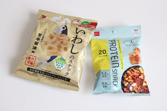 おやつカンパニーの素材市場いわしのスナックとBODY