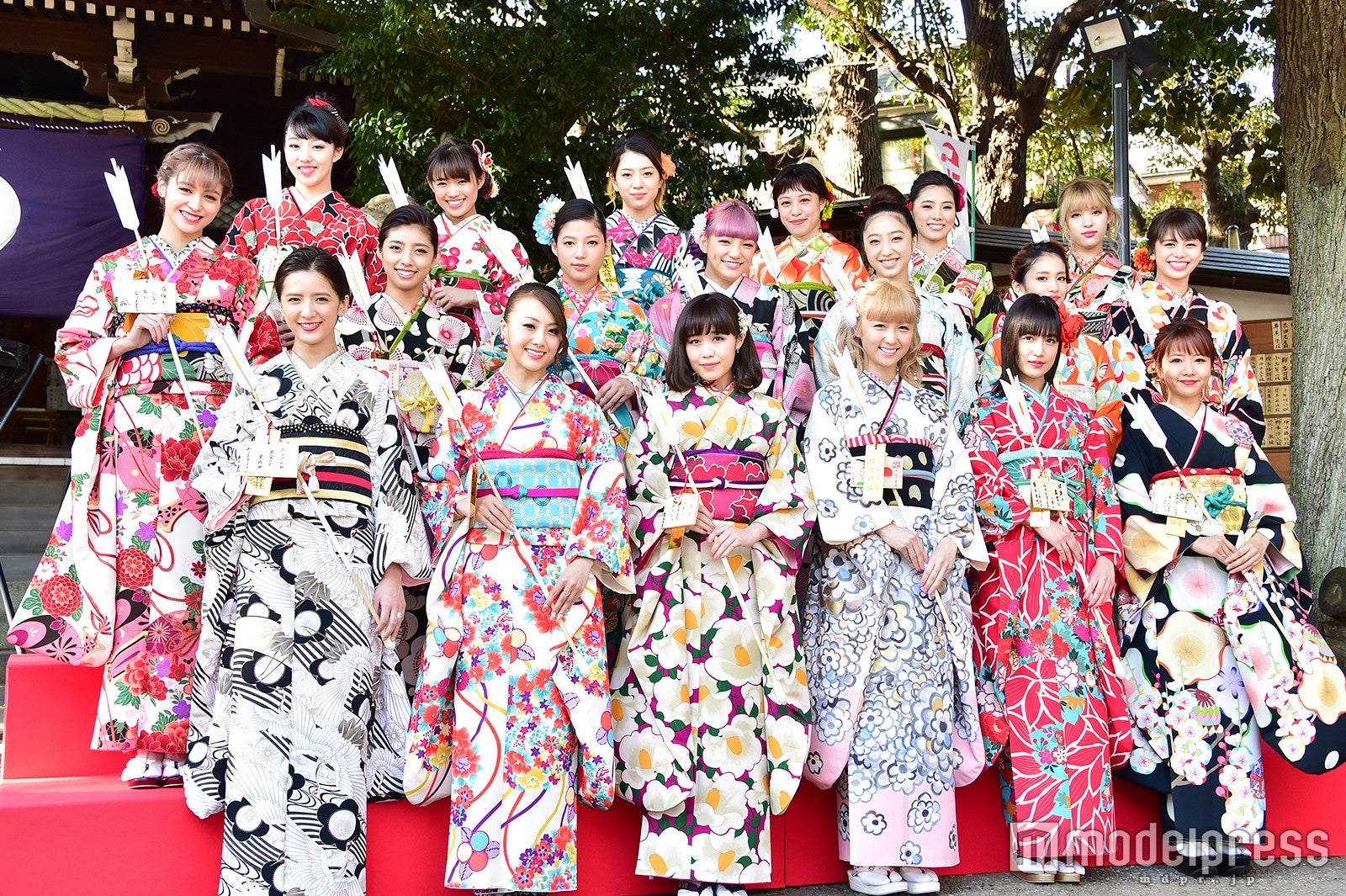 E-girls、艶やか晴れ着姿で集結 仕事＆プライベートの目標は？