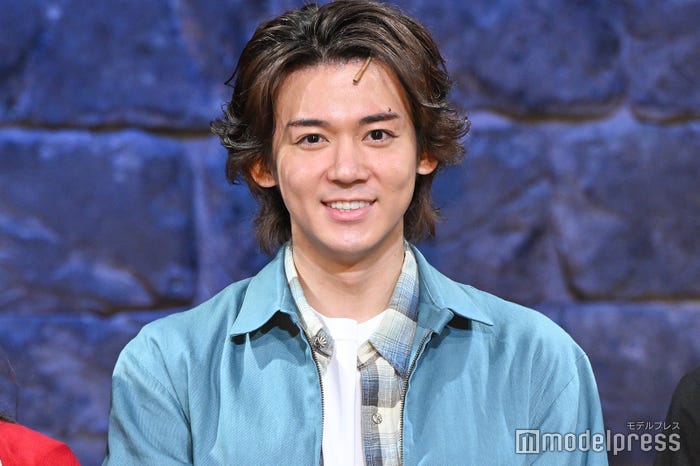 ジャニーズWESTメンバーが劇中歌を口ずさんでくれて嬉しそうな小瀧望 (C)モデルプレス