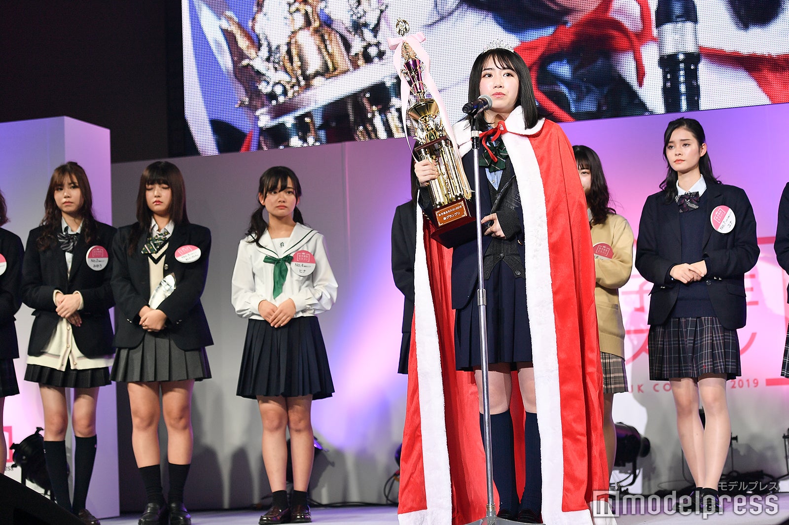 （C）モデルプレス