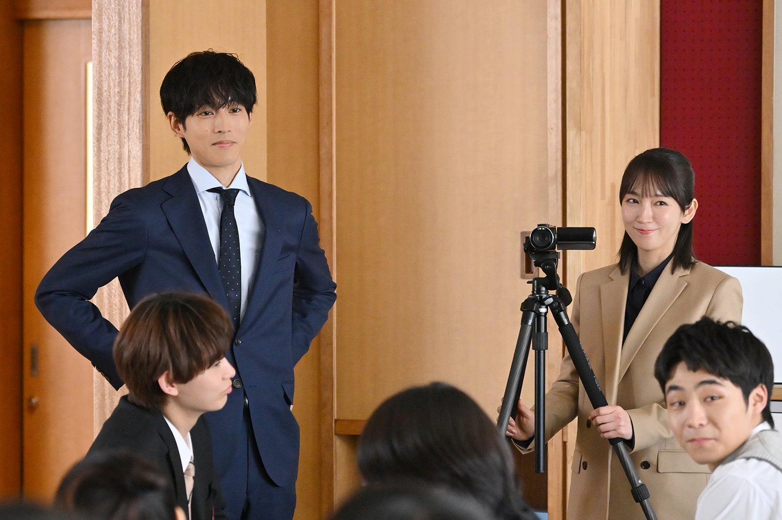 松坂桃李、吉岡里帆「御上先生」第8話（C）TBS