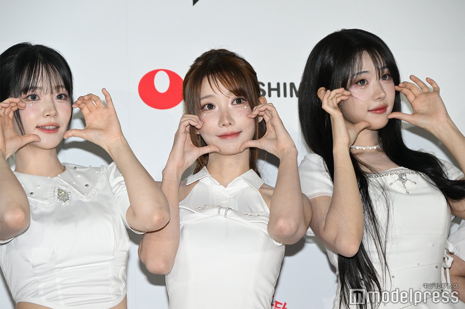 チョダン、マゼンタ、ヒナ（C）モデルプレス