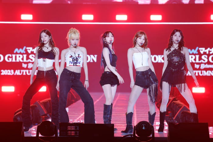 LE SSERAFIM(C)マイナビ TOKYO GIRLS COLLECTION 2023 AUTUMN/WINTER