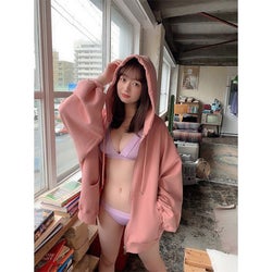 SKE48 江籠裕奈、パーカー被った「B.L.T.」ソログラビアオフショット公開!「凄い破壊力」「完璧です」と大絶賛