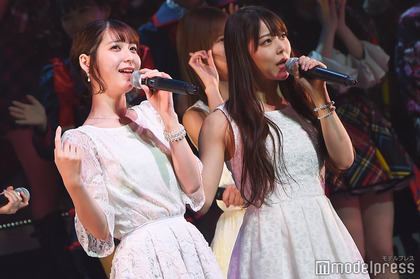 松岡菜摘、白間美瑠「AKB48グループリクエストアワー セットリストベスト100 2019」 （C）モデルプレス