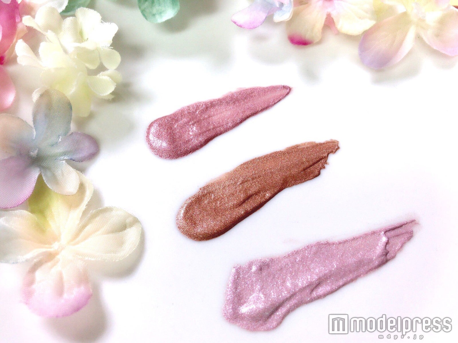 画像上から“サクラモーヴ”、“テラコッタブラウン”、“ロマンティックオーロラ”（C）モデルプレス