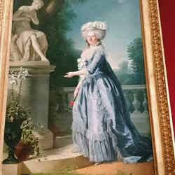 綺麗な女性の絵画/画像提供:所属事務所