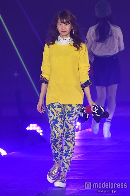 AKB48の“オシャレガール”永尾まりや、3万人を前に堂々ランウェイ