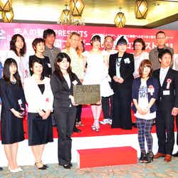 コンテスト参加者たちと記念撮影