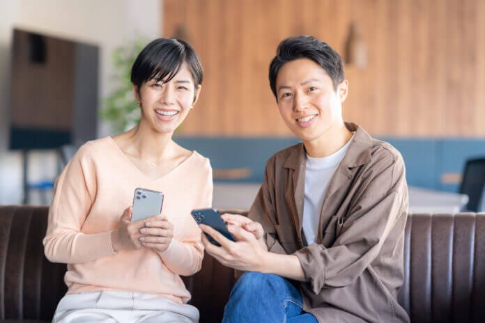 婚活は専用のサイトやアプリ、街コンなどを活用しよう！