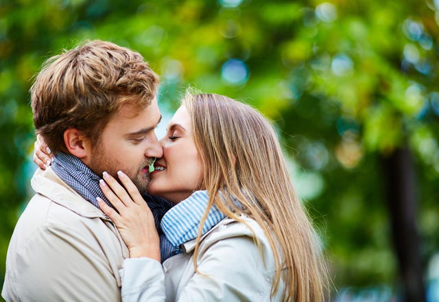 素敵な夜の始まり 彼をドキッとさせる オトナなキス の仕方 モデルプレス 素敵な夜の始まり 彼をドキッとさせる オトナなキス の仕方 モデルプレス