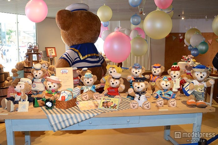 歴代のダッフィー展示