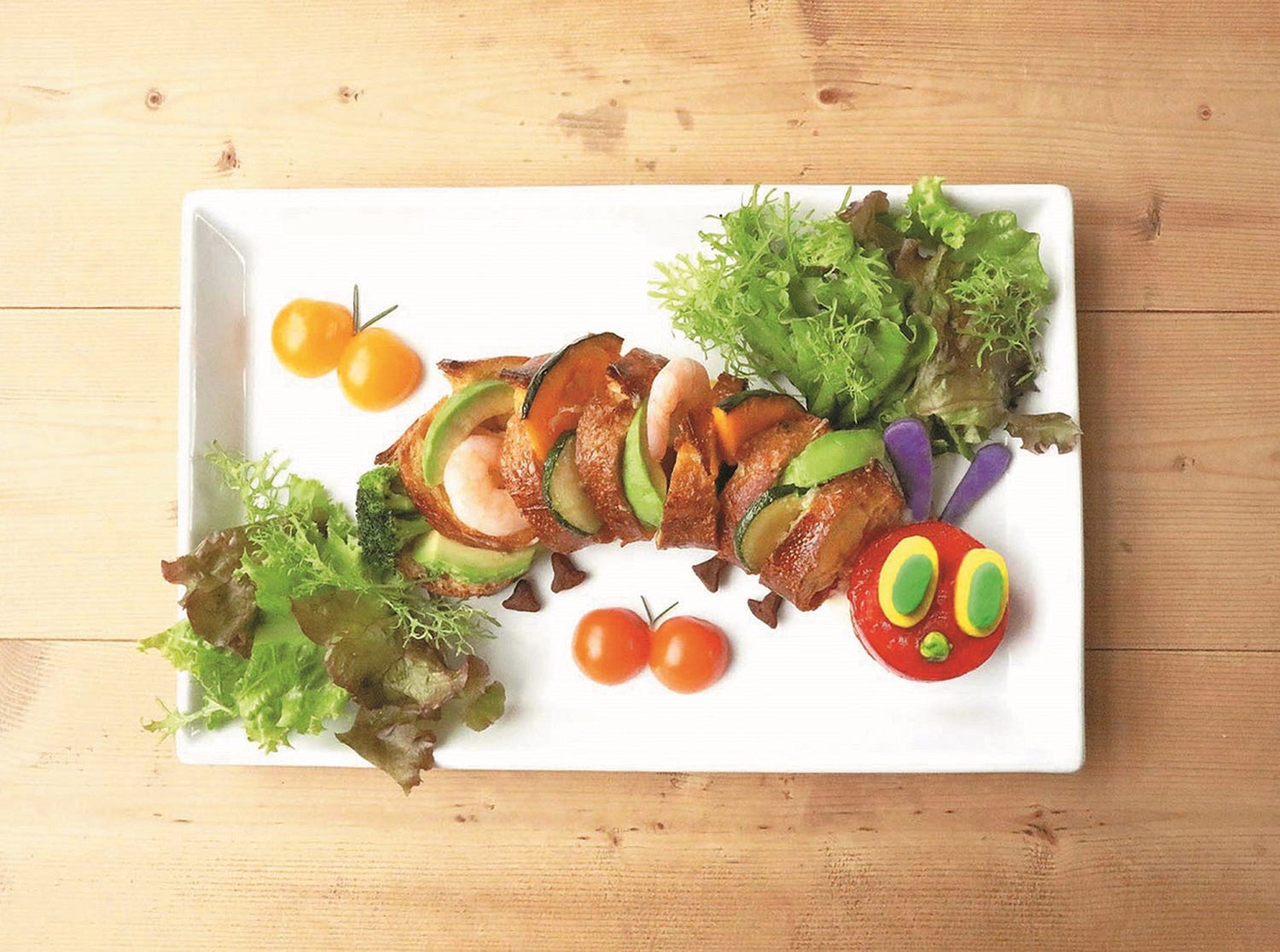 人気絵本「はらぺこあおむし」のカフェが誕生 絵本の世界観を満喫できるワクワクな雰囲気に注目